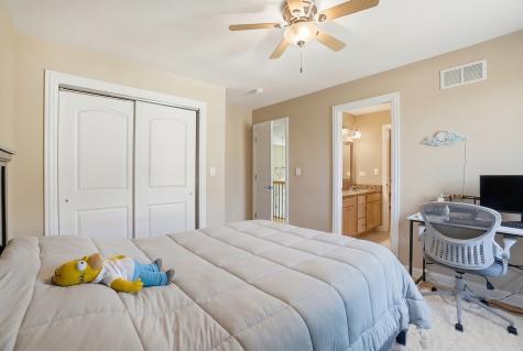 10S372 Tim Court Willowbrook IL 60527