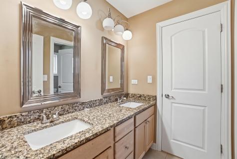 10S372 Tim Court Willowbrook IL 60527