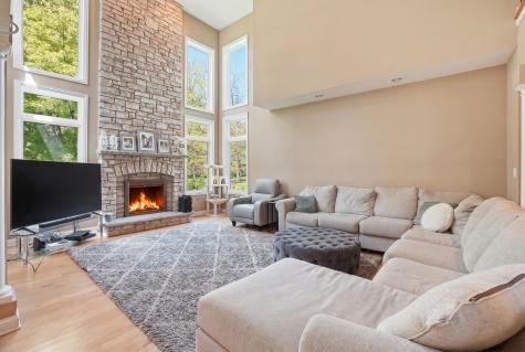 10S372 Tim Court Willowbrook IL 60527