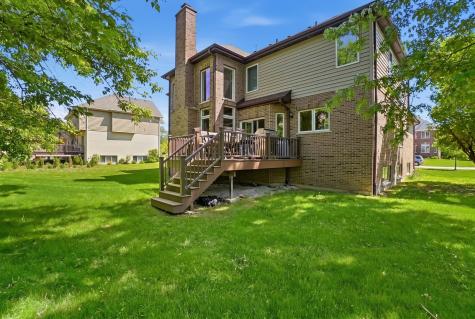 10S372 Tim Court Willowbrook IL 60527