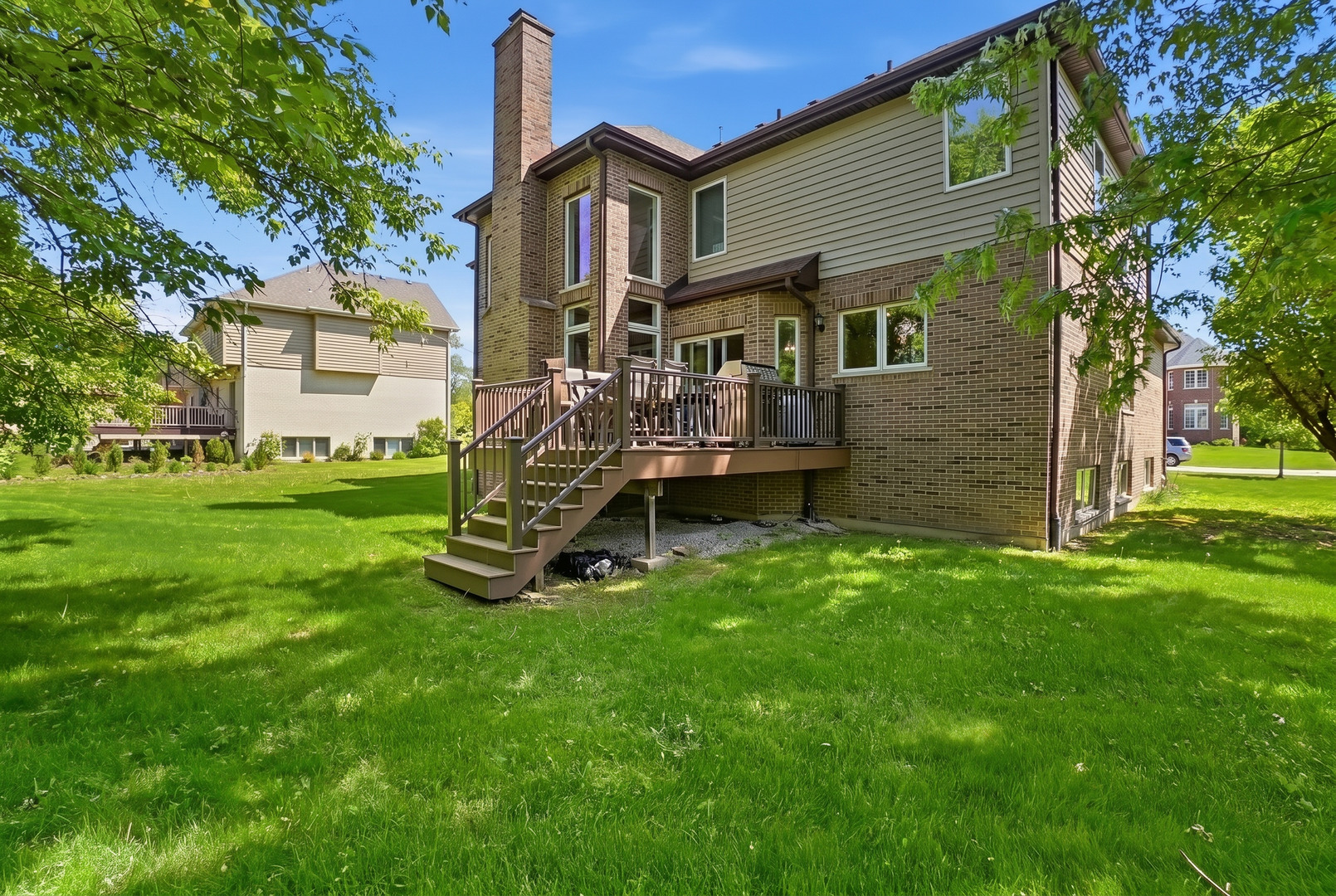 10S372 Tim Court Willowbrook IL 60527