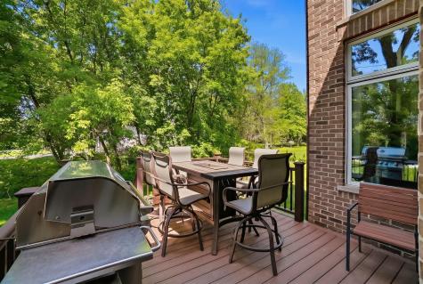10S372 Tim Court Willowbrook IL 60527