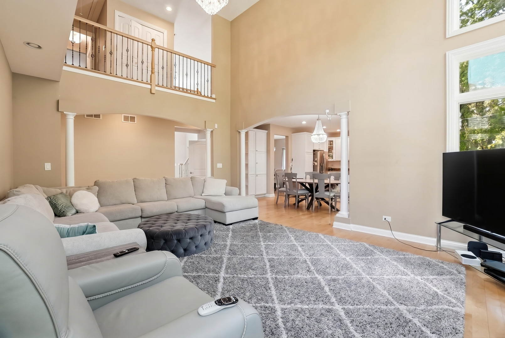 10S372 Tim Court Willowbrook IL 60527