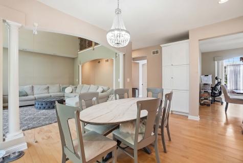 10S372 Tim Court Willowbrook IL 60527