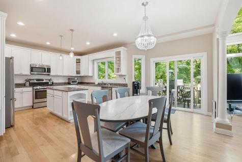 10S372 Tim Court Willowbrook IL 60527