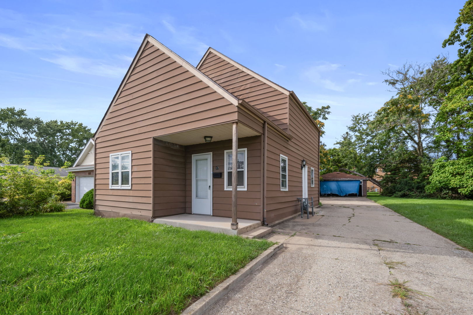 17 West 30th Place Steger IL 60475