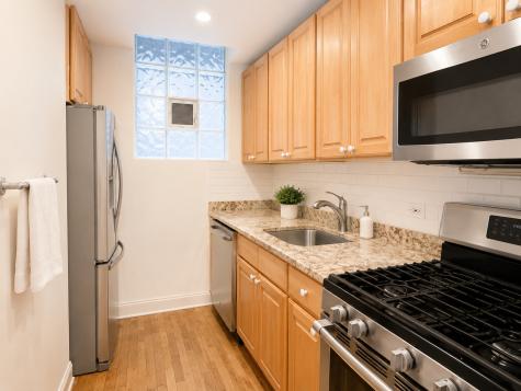 681 1/2 West Wrightwood Avenue Chicago IL 60614