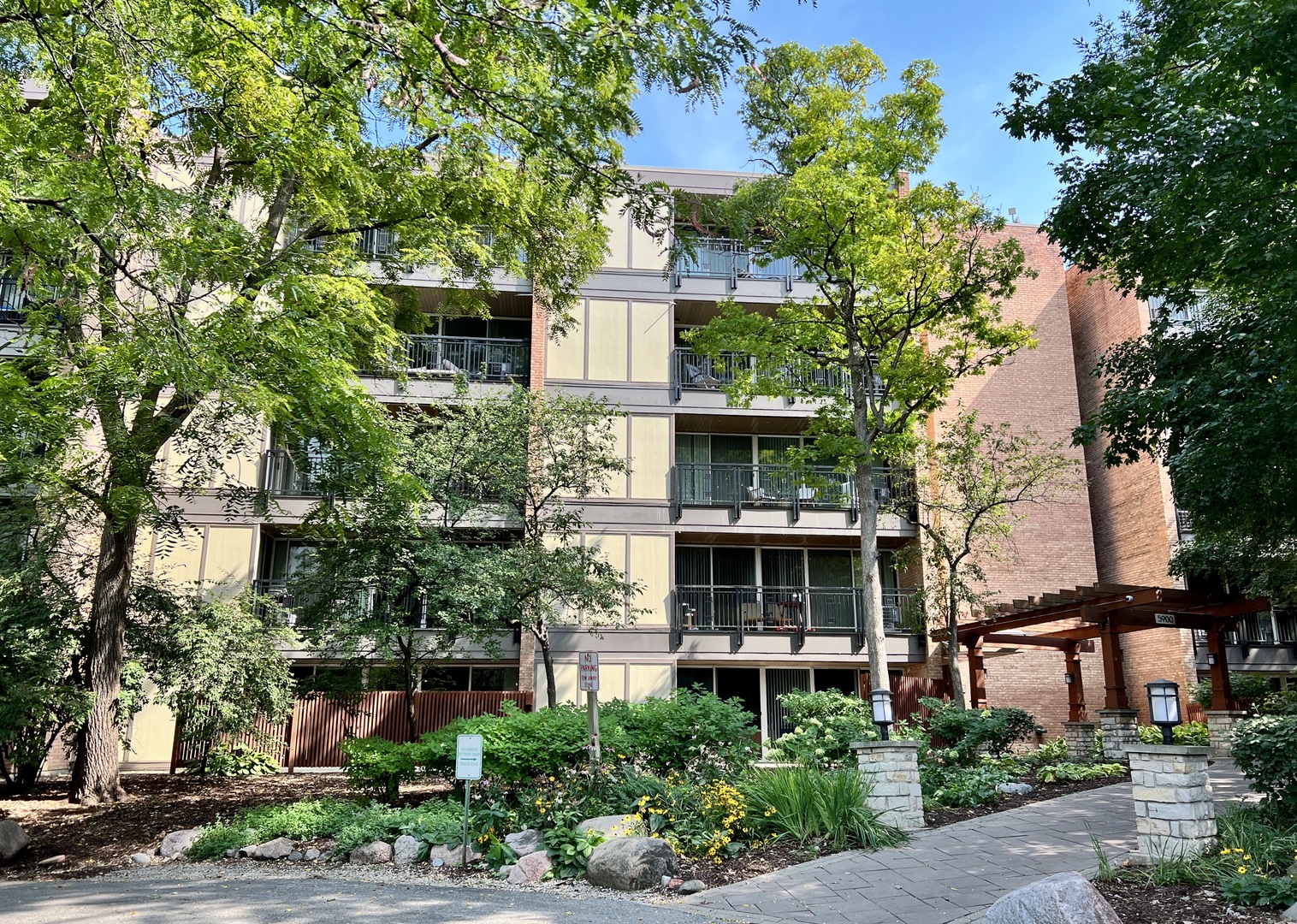 5900 Oakwood Drive Lisle IL 60532