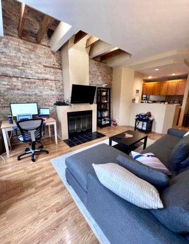 2129 West Le Moyne Street Chicago IL 60622
