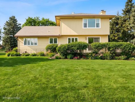887 Braintree Lane Bartlett IL 60103