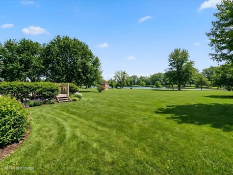 887 Braintree Lane Bartlett IL 60103