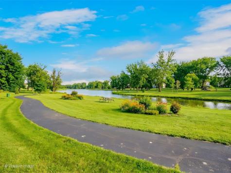 887 Braintree Lane Bartlett IL 60103