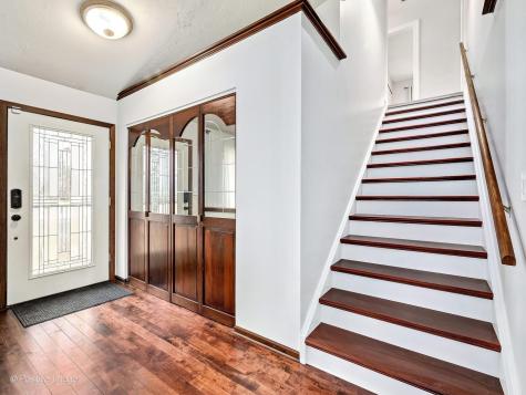 887 Braintree Lane Bartlett IL 60103