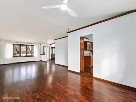 887 Braintree Lane Bartlett IL 60103