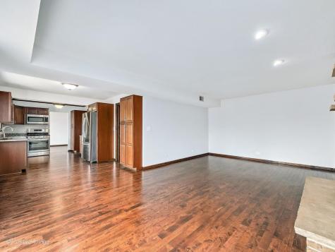 887 Braintree Lane Bartlett IL 60103