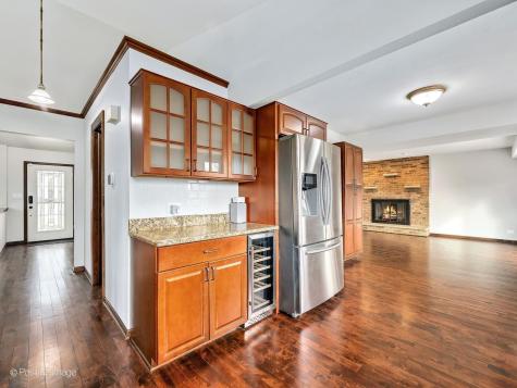 887 Braintree Lane Bartlett IL 60103