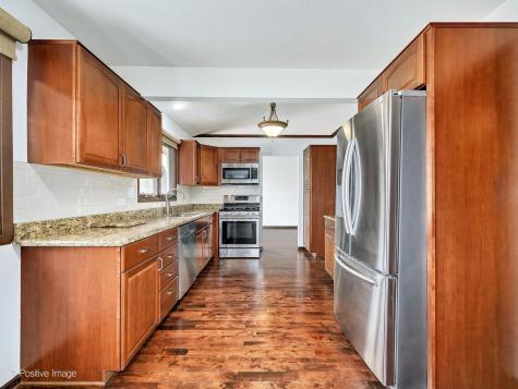 887 Braintree Lane Bartlett IL 60103