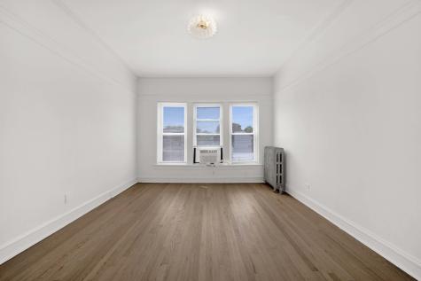 2107 West Eastwood Avenue Chicago IL 60625