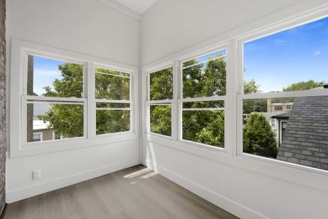2107 West Eastwood Avenue Chicago IL 60625