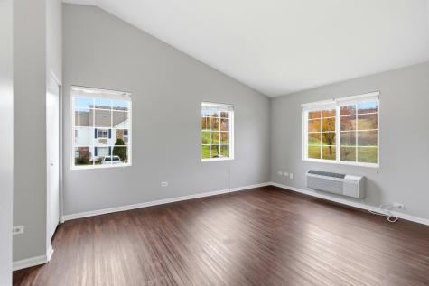 2023 Silverstone Drive Carpentersville IL 60110