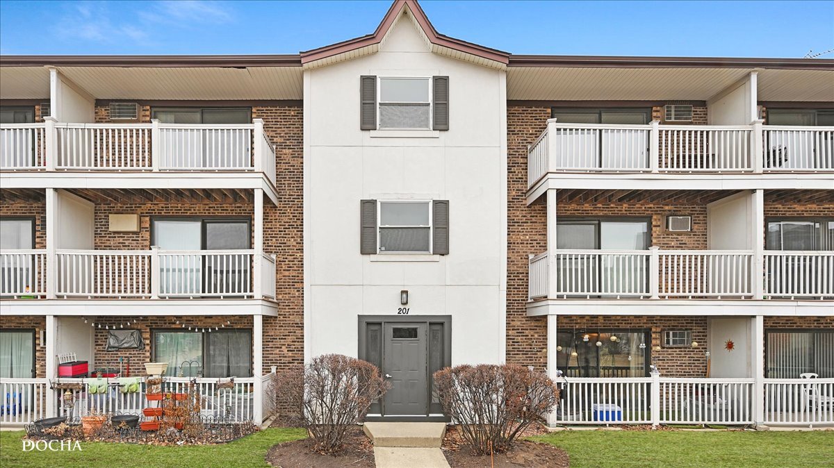 201 Gregory Street Aurora IL 60504