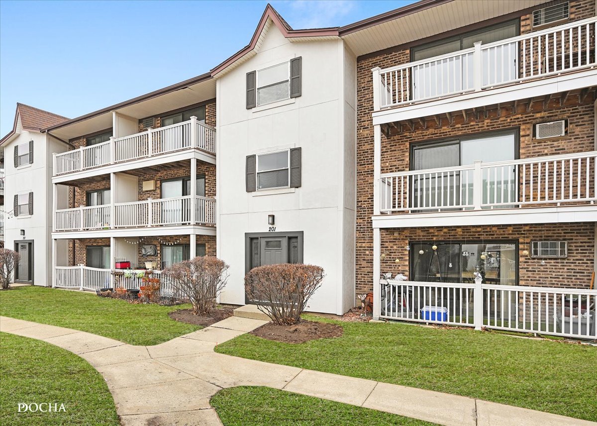 201 Gregory Street Aurora IL 60504