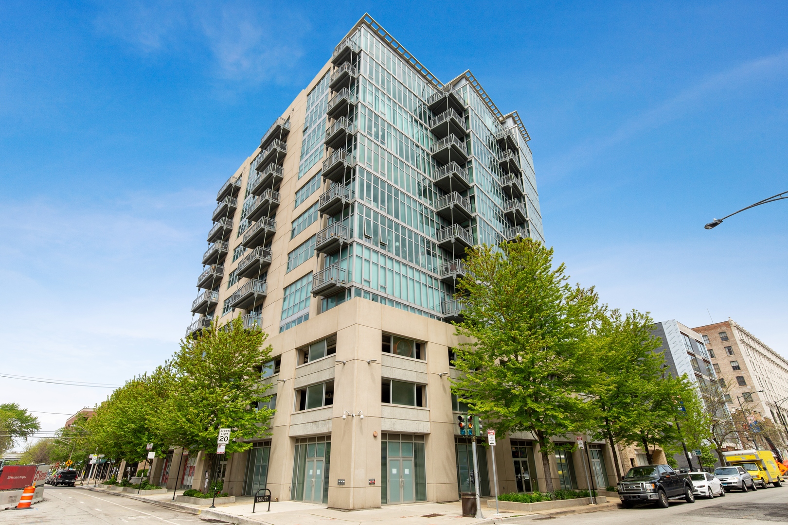 1000 West Leland Avenue Chicago IL 60640