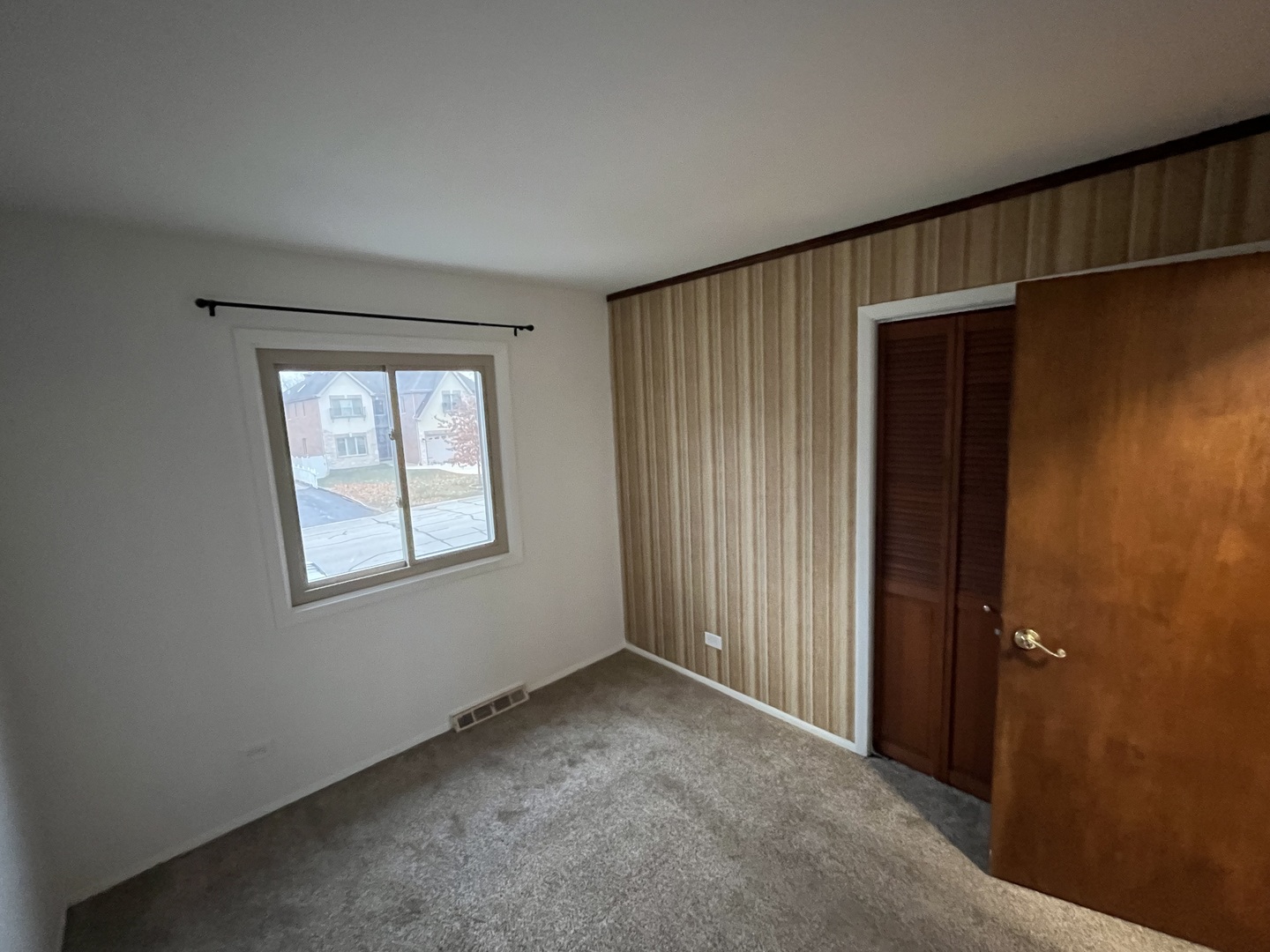 562 North Van Auken Street Elmhurst IL 60126