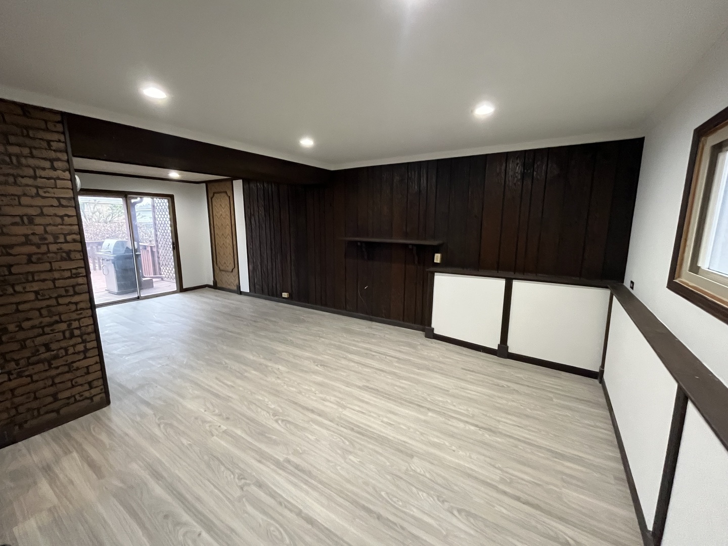 562 North Van Auken Street Elmhurst IL 60126