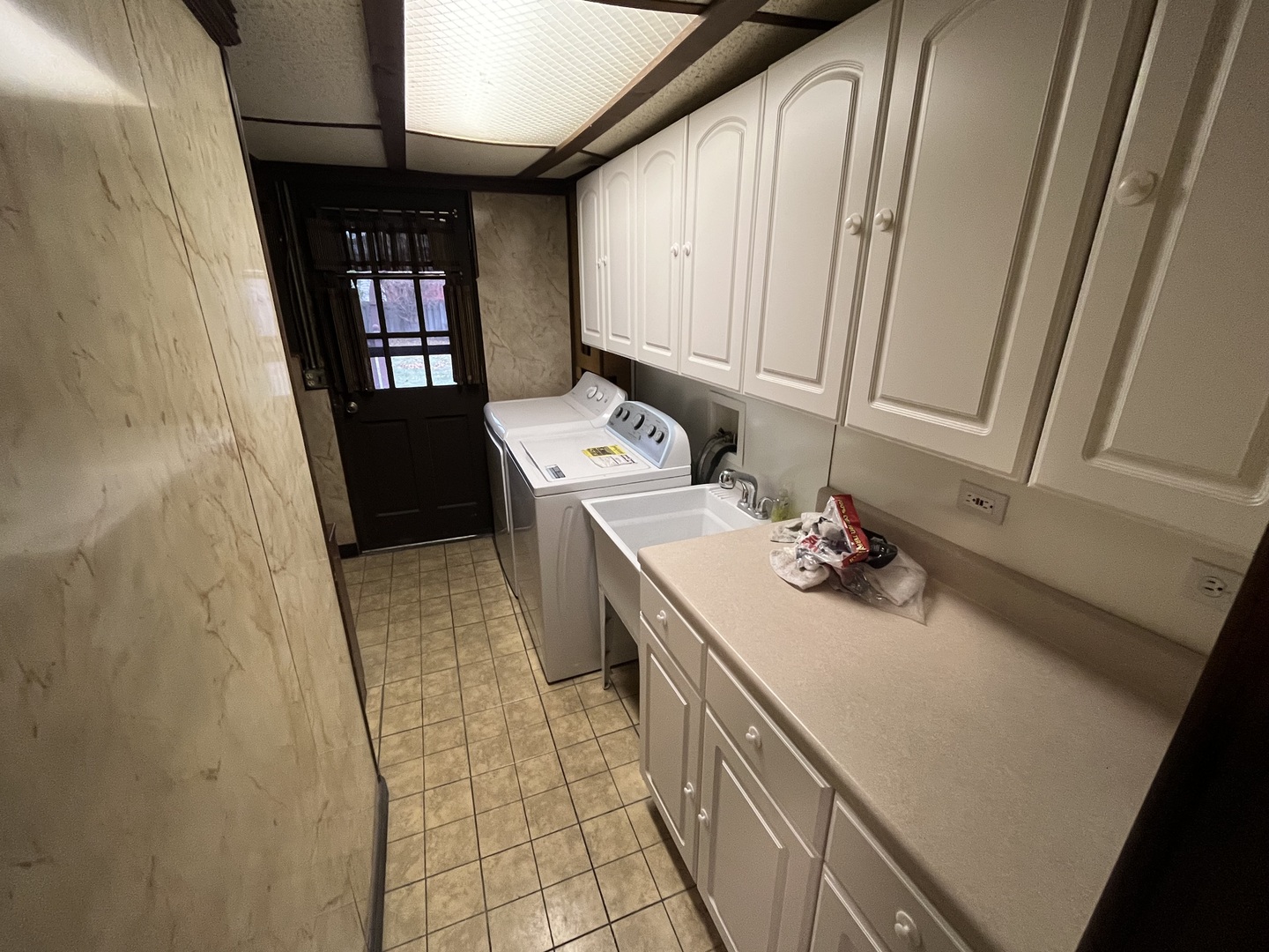 562 North Van Auken Street Elmhurst IL 60126