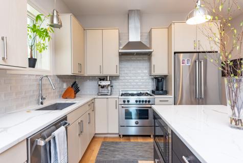 3049 North Clybourn Avenue Chicago IL 60618