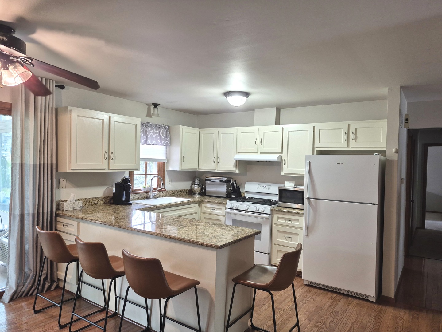1332 East Bailey Road Naperville IL 60565