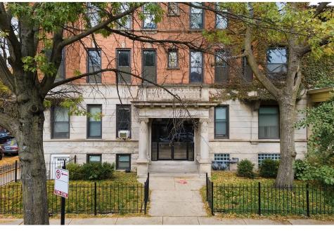 856 West George Street Chicago IL 60657
