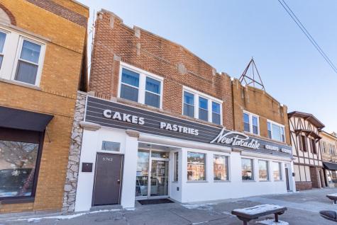 5742 North Milwaukee Avenue Chicago IL 60646