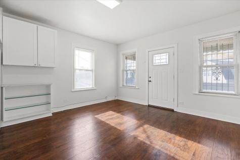 5742 North Milwaukee Avenue Chicago IL 60646