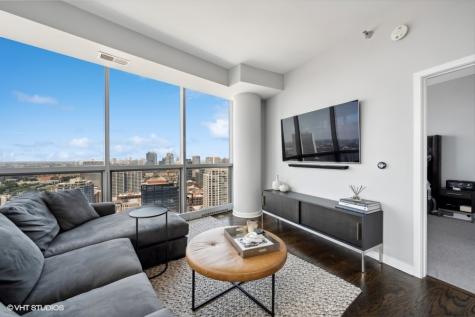 303 West Ohio Street Chicago IL 60610