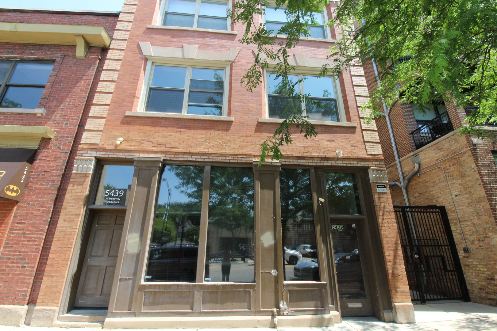 5439 North Broadway Street Chicago IL 60640