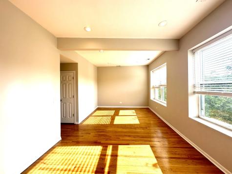 5439 North Broadway Street Chicago IL 60640