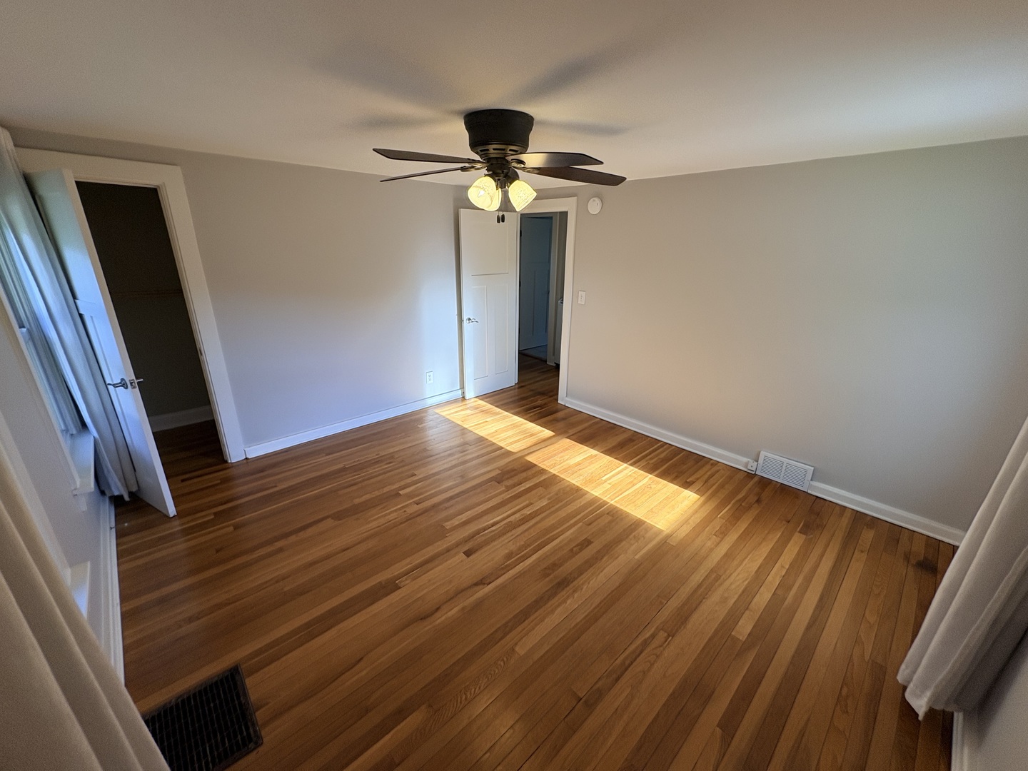 634 East 5th Avenue Naperville IL 60563