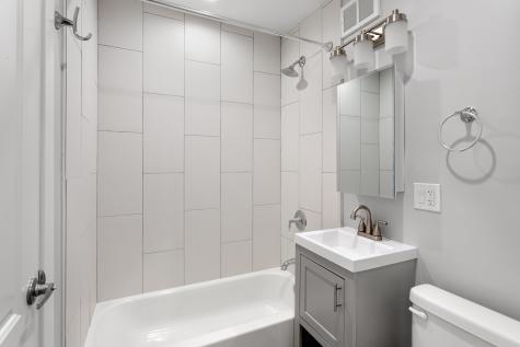 1303 West Estes Avenue Chicago IL 60626