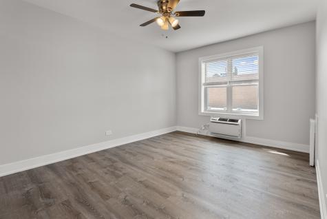1303 West Estes Avenue Chicago IL 60626