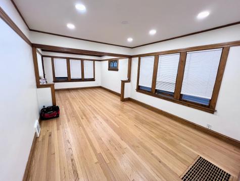 5833 West Peterson Avenue Chicago IL 60646
