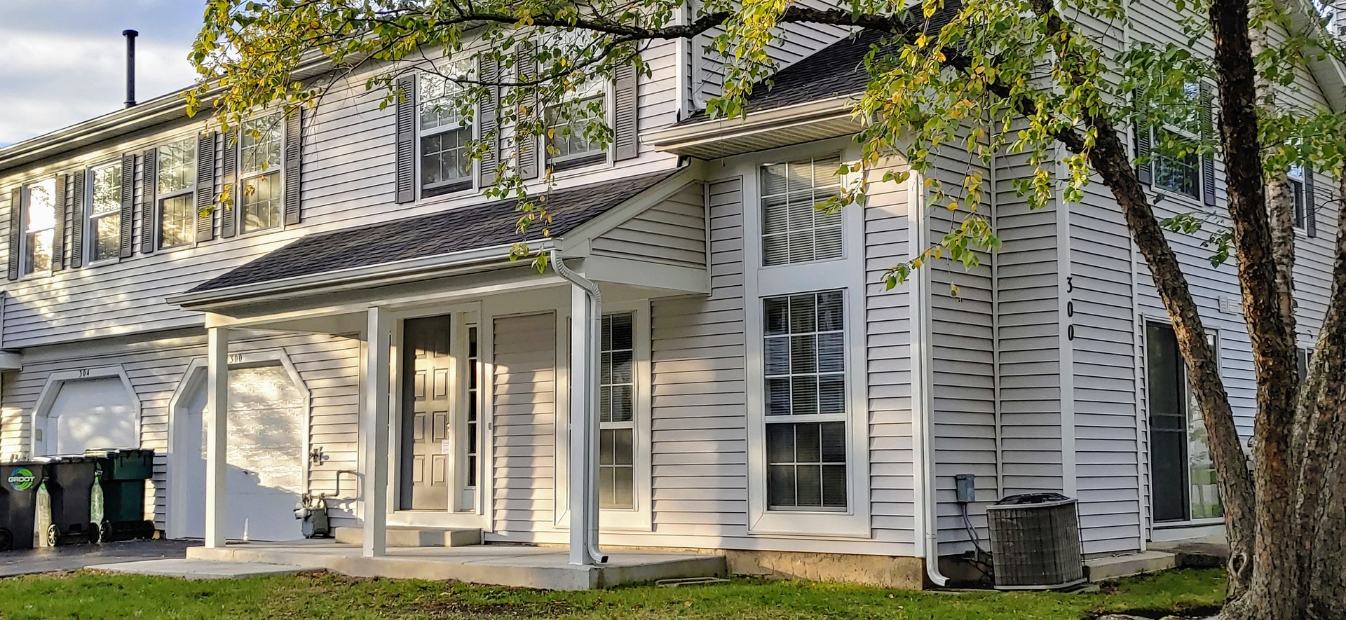 300 Teak Lane Streamwood IL 60107