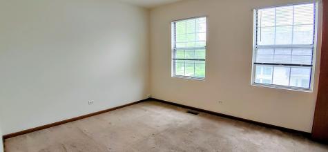 300 Teak Lane Streamwood IL 60107