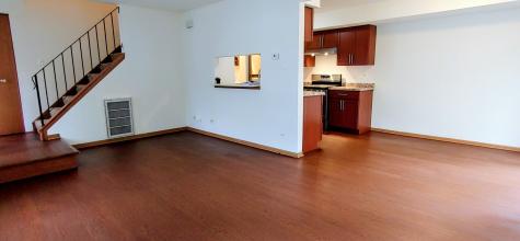 300 Teak Lane Streamwood IL 60107