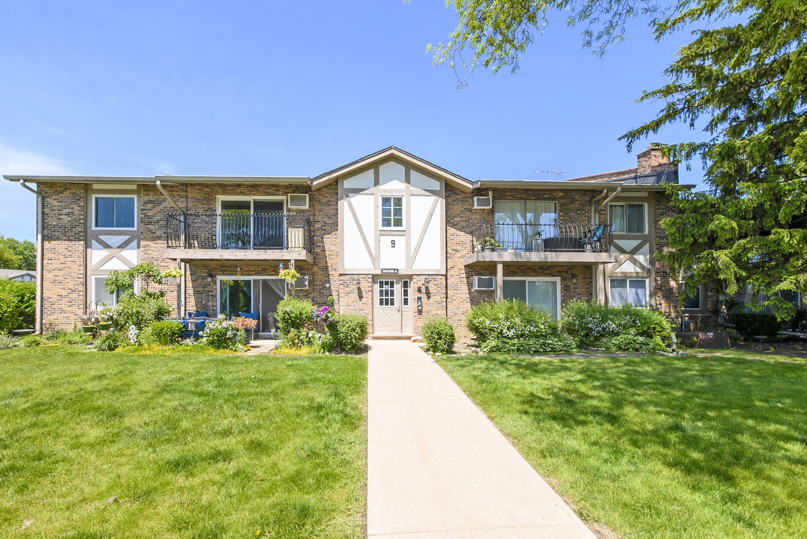 16W540 Lake Drive Willowbrook IL 60527
