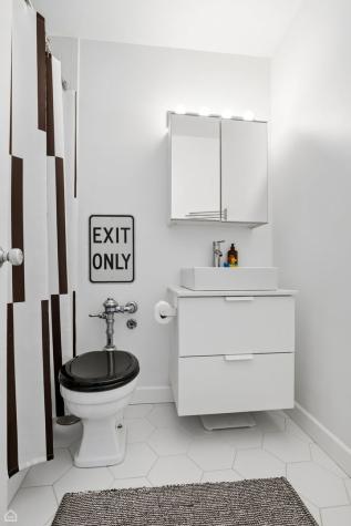 1450 East 55th Place Chicago IL 60637