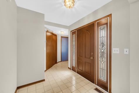 2420 Harbor Court Aurora IL 60504