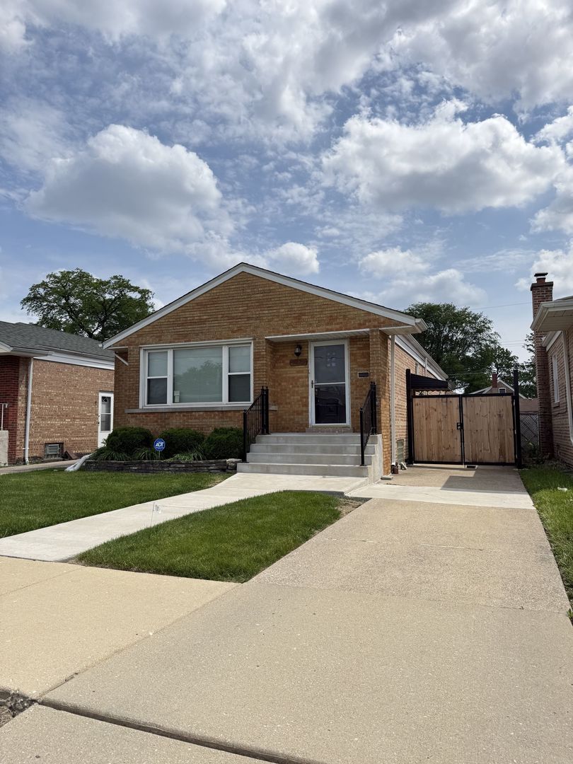 3725 West 80th Street Chicago IL 60652