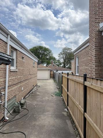 3725 West 80th Street Chicago IL 60652
